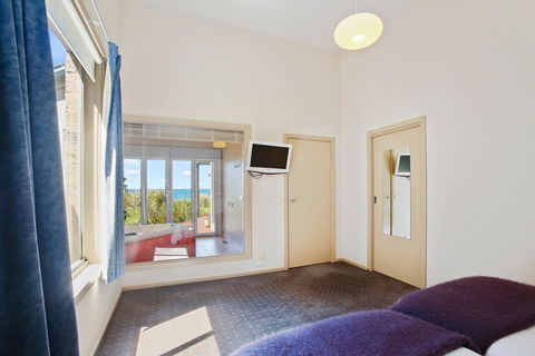 Chocolate Gannets - Lismore Accommodation 8