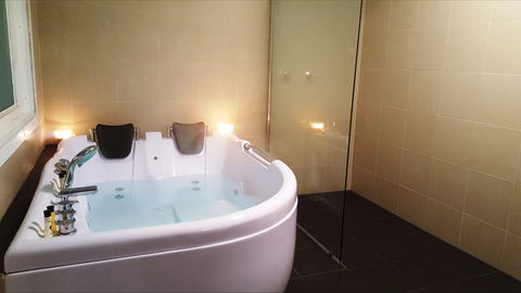 Cradle Alpine Retreat - Lismore Accommodation 1