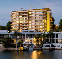 Cullen Bay Resorts - Lismore Accommodation