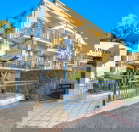 Golden Riviera Beach Resort - Lismore Accommodation