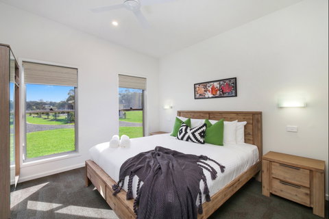 Ironbark Hill Villas - Lismore Accommodation 6