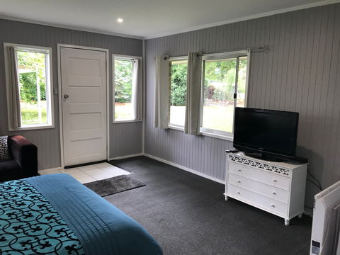 Ravenscroft Cottage - Lismore Accommodation 1