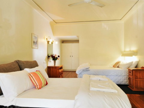 The Eltham Hotel - Lismore Accommodation 1