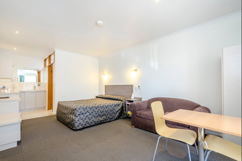 Werribee Motel & Apartments - Lismore Accommodation 1