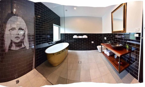 Boogie Woogie Beach House - Lismore Accommodation 1