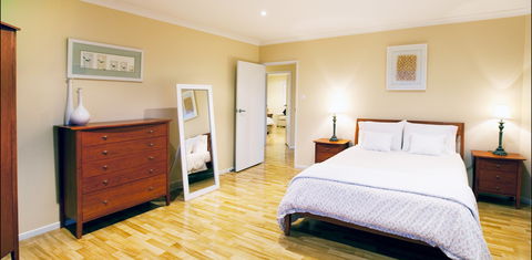 Chrismont Guest House - Lismore Accommodation 0