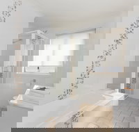 Colonial Court Villas Serviced Apartments - Lismore Accommodation