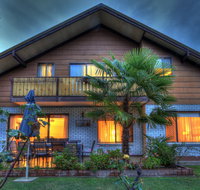Lakeside Chalet - Lismore Accommodation