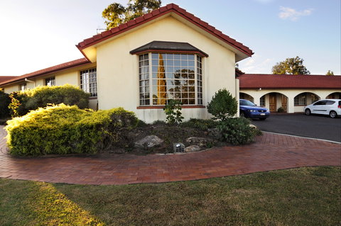 McNevins Warwick Motel And Gunyah Restaurant - Lismore Accommodation 0