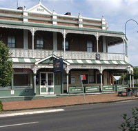 Thunderbolt Inn aka The Bottom Pub - Lismore Accommodation