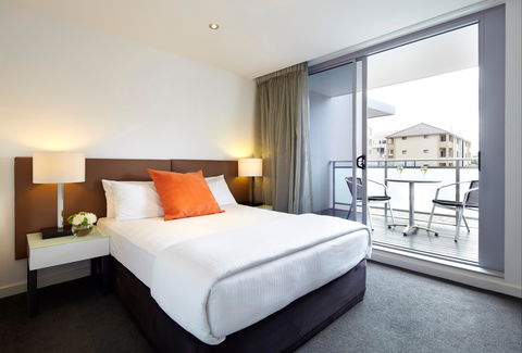 Adina Apartment Hotel Wollongong - Lismore Accommodation 2