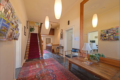 Edinburgh Gallery Bed & Breakfast - Lismore Accommodation 1