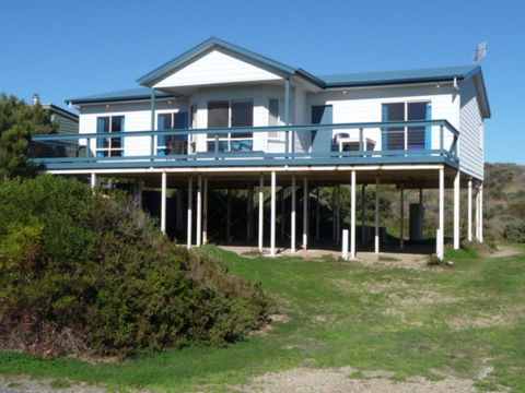 Flying Dutchmen - Lismore Accommodation 0