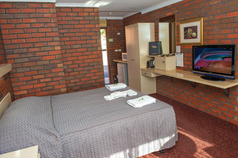 Golden Country Motel And Caravan Park - Lismore Accommodation 1
