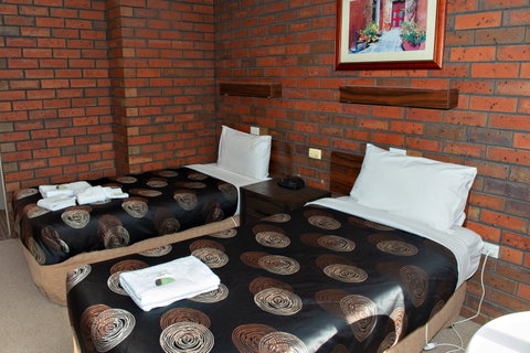 Golden Country Motel And Caravan Park - Lismore Accommodation 2