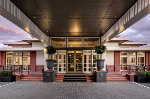 Hotel Kurrajong Canberra - Lismore Accommodation 1