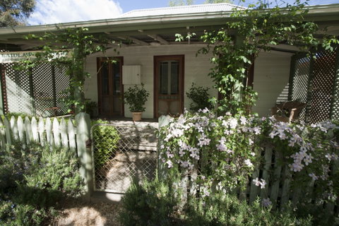 Laidlaw Cottage - Lismore Accommodation 1