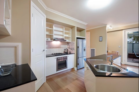 Mt Gambier Apartments - Lismore Accommodation 0