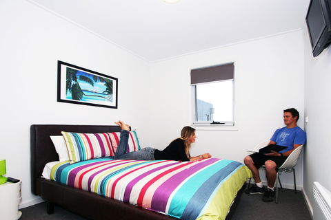 The Island Accommodation - Phillip Island YHA - Lismore Accommodation 2