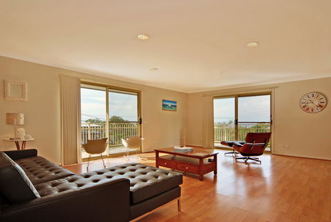 Vincentia Family Holiday Home - Lismore Accommodation 1