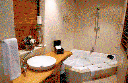 Byron Blisshouse - Beach Villa - Lismore Accommodation 1