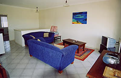A Beachfront Villa Rockingham - Lismore Accommodation 2