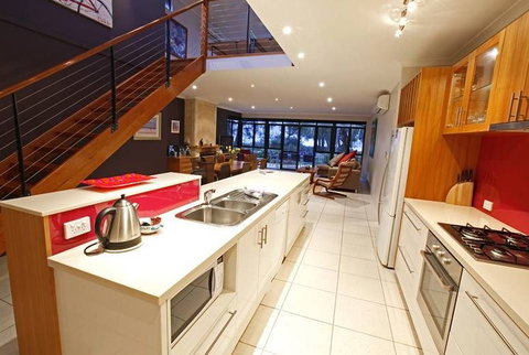 Halcyon Bay - Lismore Accommodation 1