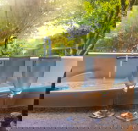 Adelaide Hills Retreats - The Nest - Lismore Accommodation