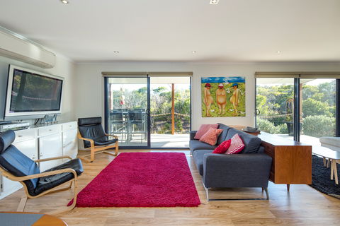 A One One Two At Island Beach - Lismore Accommodation 1