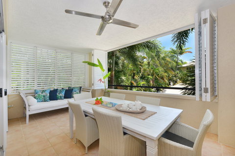 Cayman Villas Port Douglas - Lismore Accommodation 2