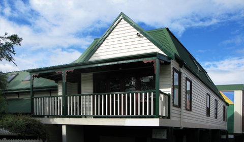 Dlux + Escape @ Lorne - Lismore Accommodation 1