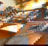 Feathertop Retreat - Lismore Accommodation