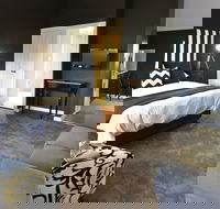 One Paddock Currency Creek Villas and RETREAT - Lismore Accommodation