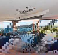 Tangalooma Hilltop Haven - Lismore Accommodation