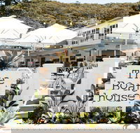 The Boathouse Hotel Patonga - Lismore Accommodation