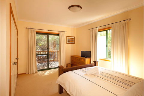 Woodfern Lodge - Lismore Accommodation 0