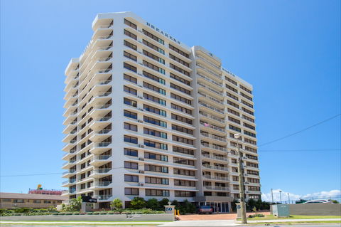 Breakers North - Absolute Beach Front Holiday Apartments - Lismore Accommodation 1