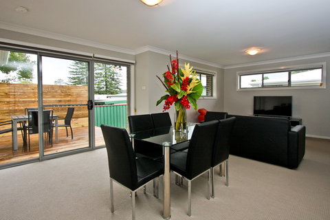 Cardiff Executive Apartments - Lismore Accommodation 1
