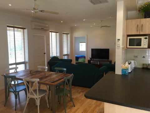 Carry Getaway - Lismore Accommodation 2
