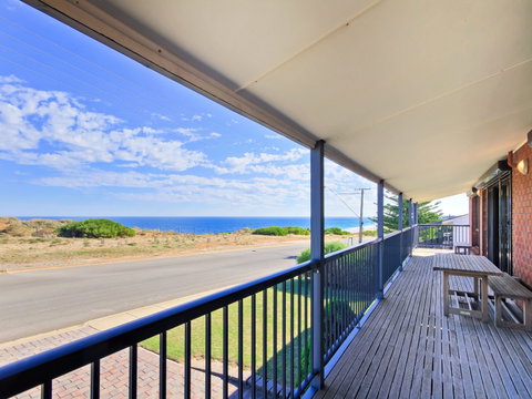 Century 21 SouthCoast: Beach House At Moana - Lismore Accommodation 0