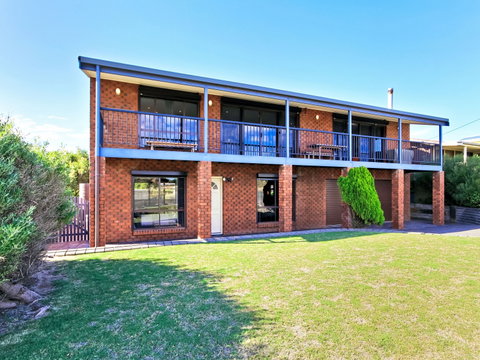 Century 21 SouthCoast: Beach House At Moana - Lismore Accommodation 1