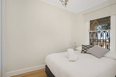 Newcastle Executive Homes - Oceanview Terrace - Lismore Accommodation 1