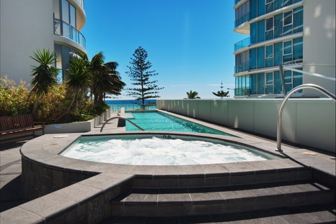 Reflections Coolangatta Beach - Lismore Accommodation 1