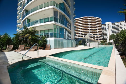 Reflections Coolangatta Beach - Lismore Accommodation 2