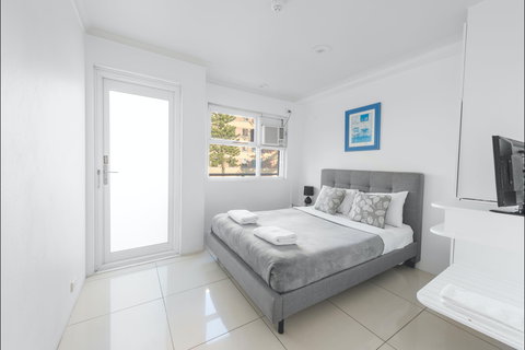 The Manly Hotel Est. 1964 - Lismore Accommodation 1