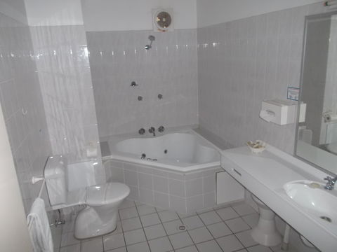 Ulladulla Harbour Motel,  Another Sinclair's Property - Lismore Accommodation 1