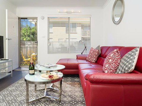 Understated Elegance - Affordable Luxury - Lismore Accommodation 2