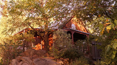 Artscape Cottage Beechworth - Lismore Accommodation 0