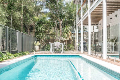 Beach Chalet - Lismore Accommodation 0
