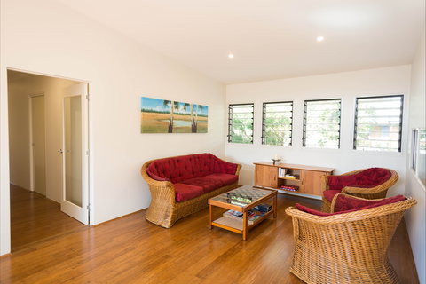 Just Sit: Moruya Heads - Lismore Accommodation 2
